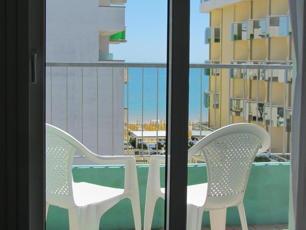 Hotel Palme Park & Beach Included Лидо-ди-Езоло Экстерьер фото